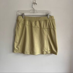 LOLE pale green tennis skirt w/ shorts.  Size Med.